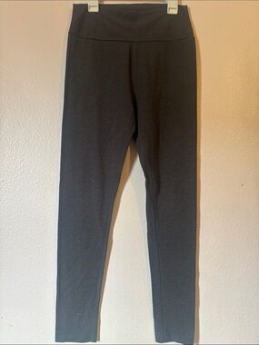 Fashion Nova Womanโs Dark Gray Leggings, Size M